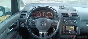 Volkswagen Touran - 12