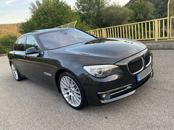 Predám BMW rad 7 740d xDrive 230kw / CIC / Šiber / Webasto - 12