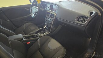 Volvo V40 Momentum 2,0d 110kW Automat - 12