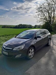 Opel Astra J ST - 12