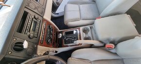 Jeep Commander 3.0 CRD V6 Limited A/T - 12