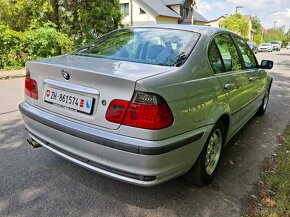 BMW 323i 125kW - 12