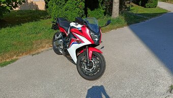 Honda CBR 600 650 f - 12