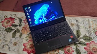 Predám notebook Fujitsu u747 - 12