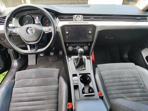 VW Passat  B8 1.6Tdi, Highline, Full LED, r.2018 - 12