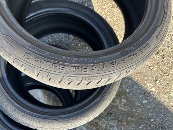 Predam pneu:245/40 R18 93Y FR - 12