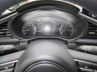 Mazda 3 Skyactiv-X181 6MT SDN GT/Plus - 12