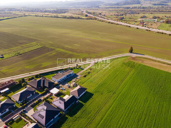 KVALITNÉ BÝVANIE -  4IZ BUNGALOVY NA SLNEČNOM POZEMKU - BELU - 12