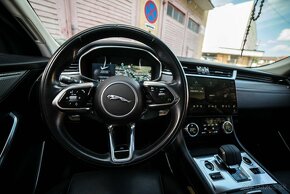 Jaguar F-Pace 2.0d I4 D165 MHEV S AWD A/T AJ NA SPLÁTKY - 12