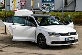 VW Jetta 1,6 TDI 77kW (parkovacia kamera, tempomat, Android) - 12