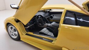 1:18 LAMBORGHINI MURCIELAGO - 12