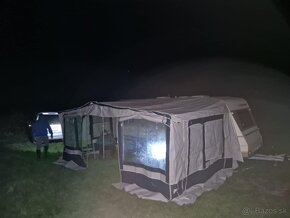 Veľký karavan s predstanom - 12