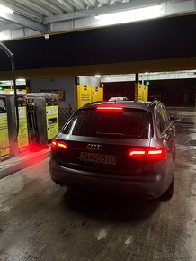 AUDI A4 B8 2.0 TDI - 12