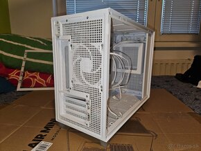 PC skrinka ASUS Prime AP201 biela so sklenenou bocnicou - 12