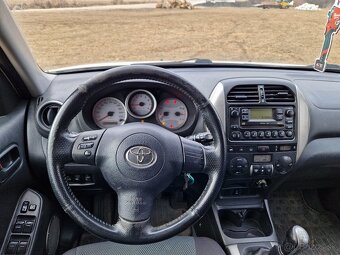 Toyota RAV4 - 12