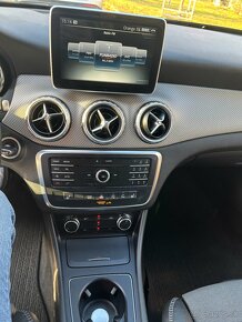 Mercedes GLA 180 d - 12