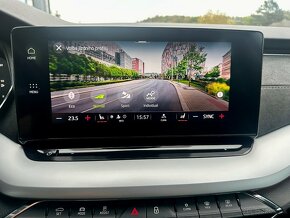 Škoda OCTAVIA IV 2.0 TDi MATRIX VIRTUAL NAVI SENZORY TAŽNÉ - 12