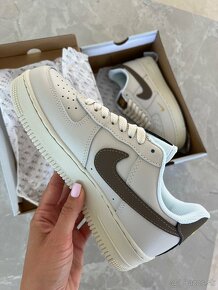 Nike Air Force 1 dámske tenisky béžovo hnedé - 12