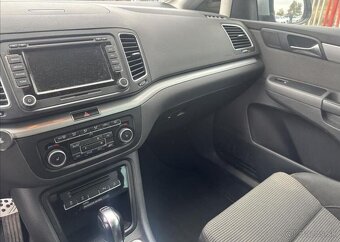 Volkswagen Sharan 2,0 TDI 125kW BMT DSG Highline nafta - 12