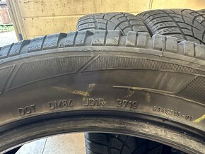 235/50R19 zimne - 12