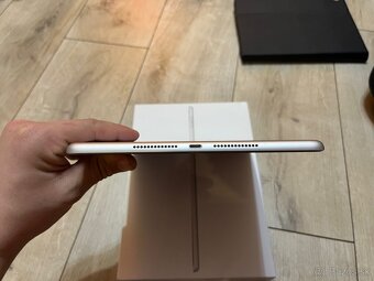 Apple iPad 9 generacia - 12