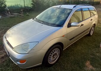 Ford Focus Combi 1.6 Zetec - 12