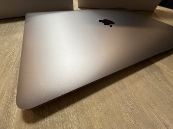 APPLE MACBOOK AIR 13 M1 16GB 256GB SSD kozmický sivý - 12