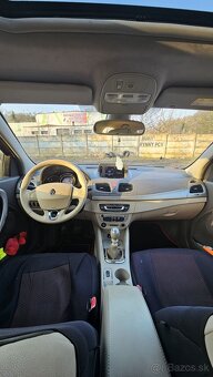 Lacno predám - Renault Fluence - uvedené poškodenia - 12