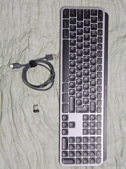 Mac mini M2 PRO 2023 + Logitech MX Keys pre Mac US INTL - 12