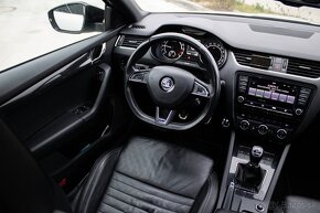 Škoda Octavia Combi 2.0 TDI RS - 12