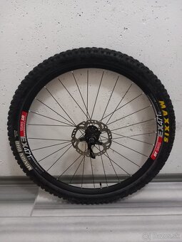 kolesa Dt Swiss EX471-854g ,Bontrager XXX carbon 899g hor. k - 12