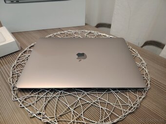 Apple MacBook Air 13.3 + nový 87w adaptér - 12