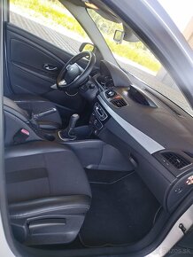 Renault Fluence 1.6 - 12