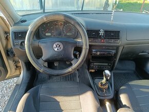 VW GOLF 4 - 12