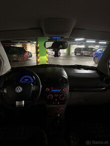 Predám Volkswagen new beetle 2.0 benzín - 12