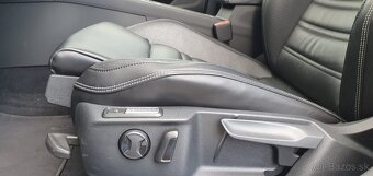 Volkswagen Passat Variant 2.0 TDI SCR DSG - 12