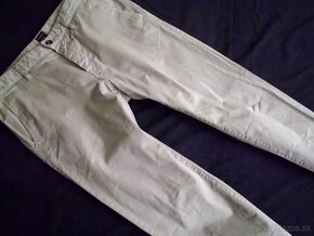 Hugo Boss pánske chino nohavice 34/34  M - 12