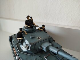 Model tanku Panzer IV Ausf. F2 - 12