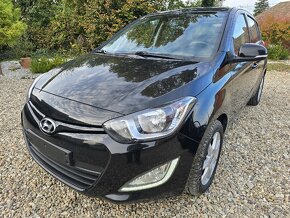 Hyundai i20 1.2i Facelift 2013 SK TP Nová STK/EK - 12