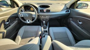 Renault Megane hatchback 2009 diesel - 12