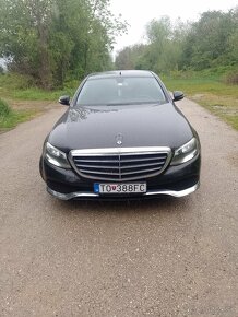 Predám Mercedes E220 model w213 ročník 2017 - 12