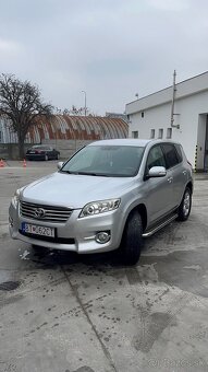 Predám toyotu rav 4 2011 - 12