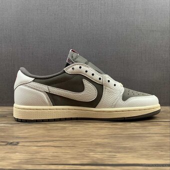 NIKE AIR JORDAN 1 LOW REVERSE MOCHA TS - 12