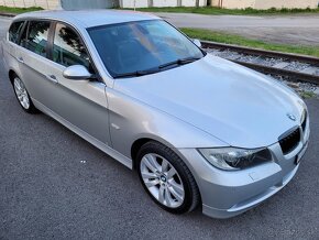 BMW E91 330xi Manuál - 12