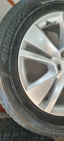 Predám SKODA TRITON elektrony 5X112 R18 235/55r18 Celoročné - 12