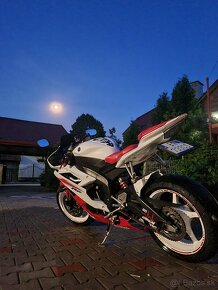 Yamaha R6 - 12