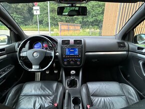 Volkswagen Golf GTI - 12