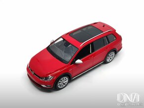 VOLKSWAGEN GOLF VIII - 1:18 DNA - 12