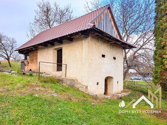 Rodinný dom s veľkorysým pozemkom v obci Horný Badín - 12