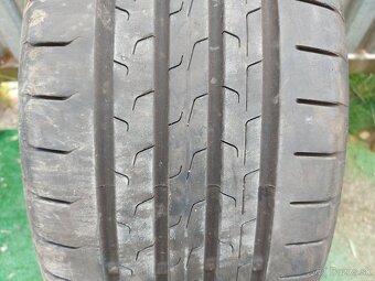 Málo jazdené Continental EcoContact 6Q - 215/50 r18 - 12